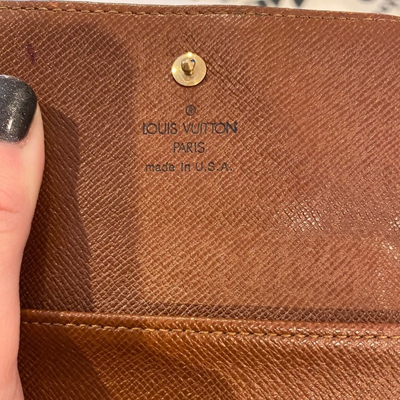Louis Vuitton Card and Coin Wallet - Picture 5 of 5